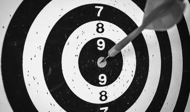 bullseye target, darts