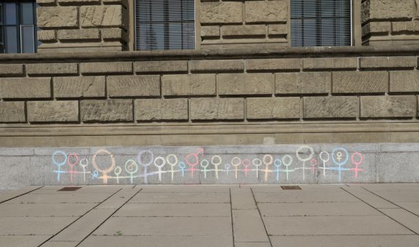 woman symbol lineup