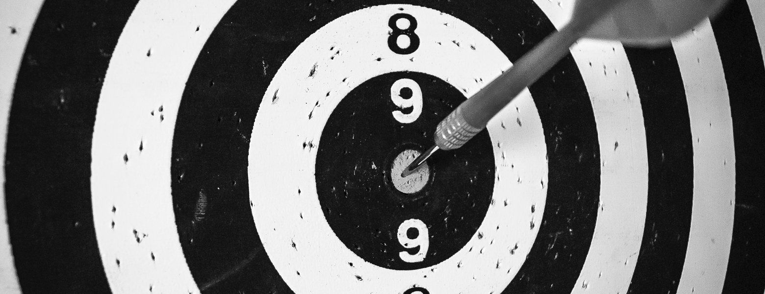 bullseye target, darts