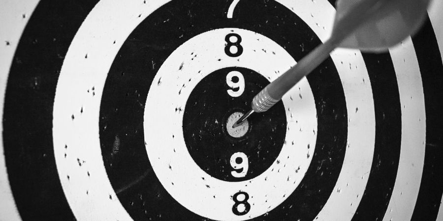 bullseye target, darts