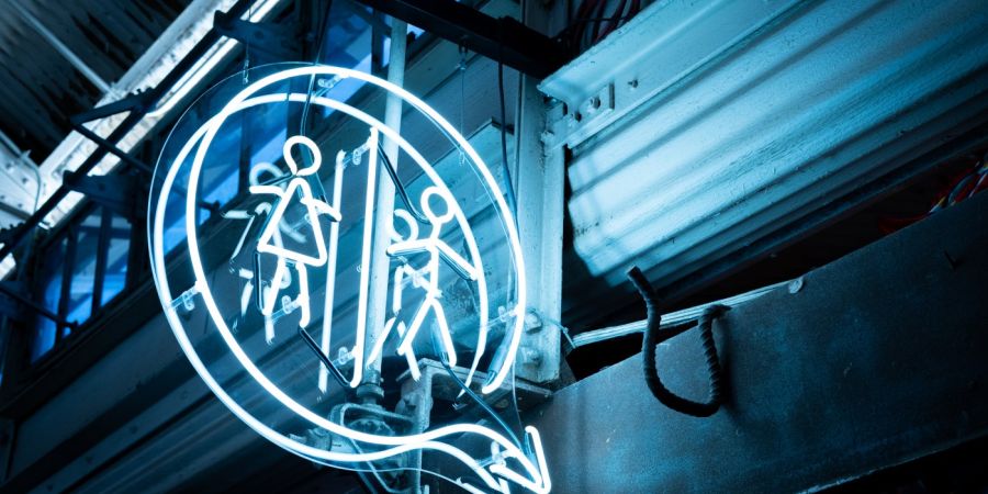 bathroom sign, male and female