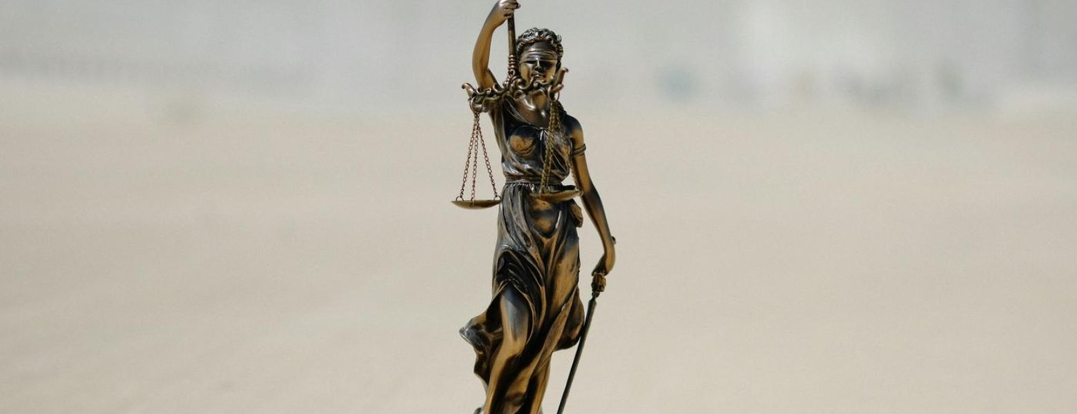 balance of justice statue