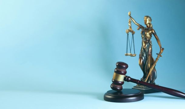 scales of justic and gavel