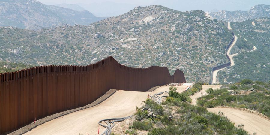 american border wall