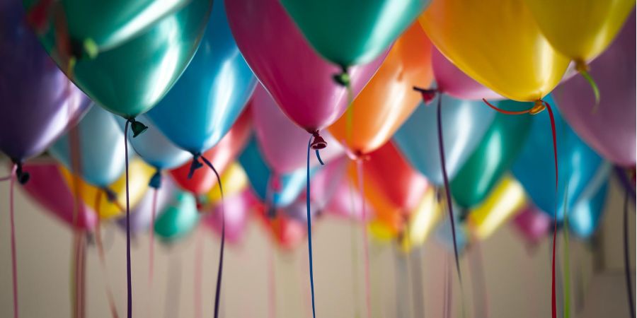 birthday balloons indoors